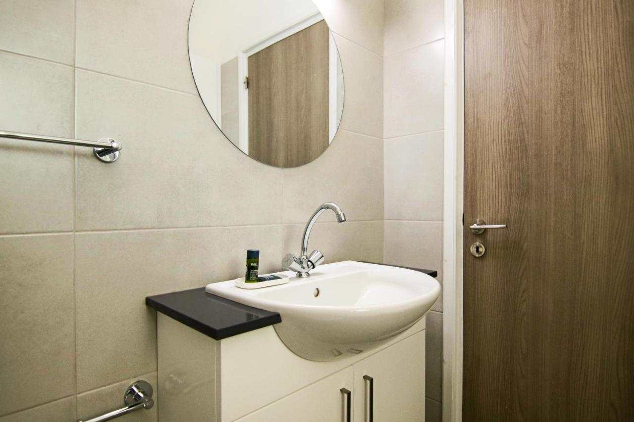 Phaedrus Living: Seaside Luxury Flat Athina 115 Apartment Paphos ภายนอก รูปภาพ